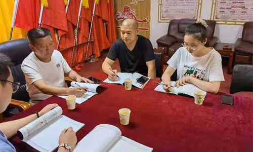 不忘初心，牢記黨恩。山東魯野鋼結(jié)構(gòu)工程有限公司黨支部，開黨會感黨恩，重溫入黨誓言